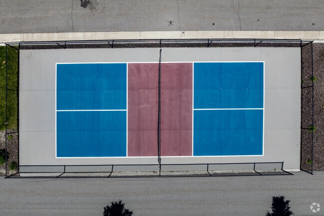 Pickle Ball - Sun River Townhomes