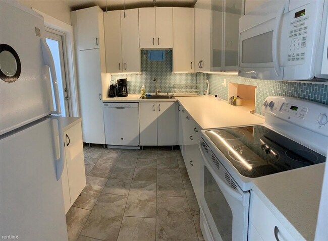 Photo - 2 br, 2 bath Condo - 1609 N Riverside Dr A... Unidad Apt 405