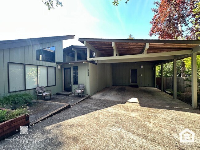 Building Photo - 3+ Bedroom Custom Eastside Home