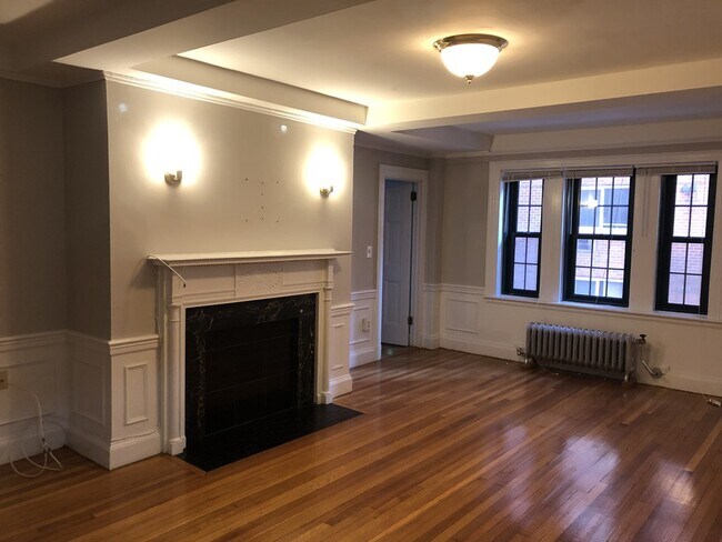 Building Photo - 124 Bowdoin St Unit 37