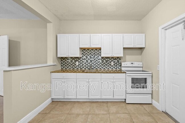 Photo - 3721 Henry Ave Unidad #B (Lower)