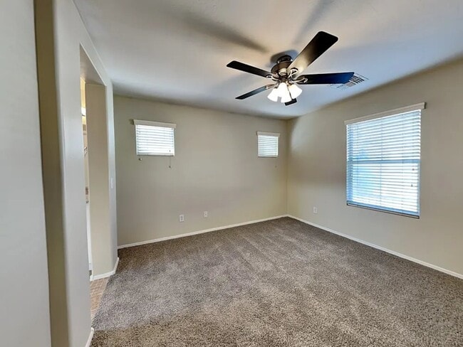 5222 W Fulton St