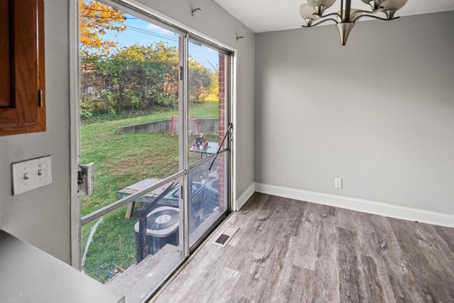 Photo - 1556 Meredith Dr