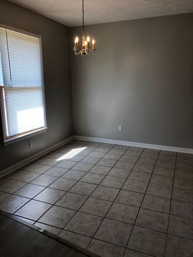 Photo - 2209 Mossycup Ln