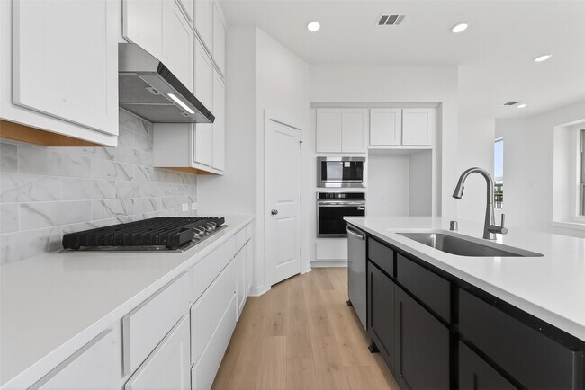 Photo - 16739 Lake Austin St