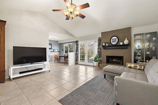 Photo - 8914 Sparkling Creek Dr