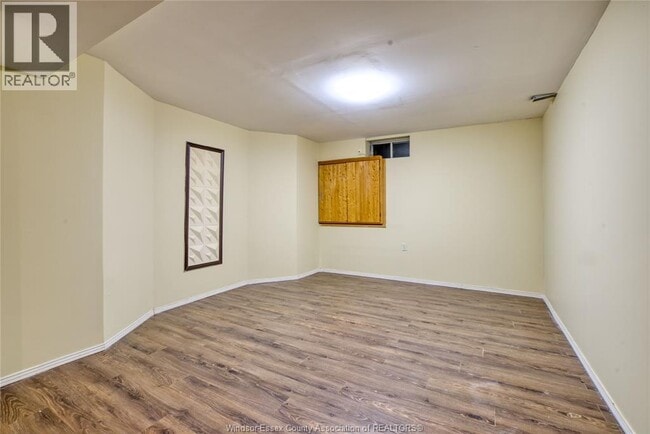 Photo - 135 WINCLARE Dr