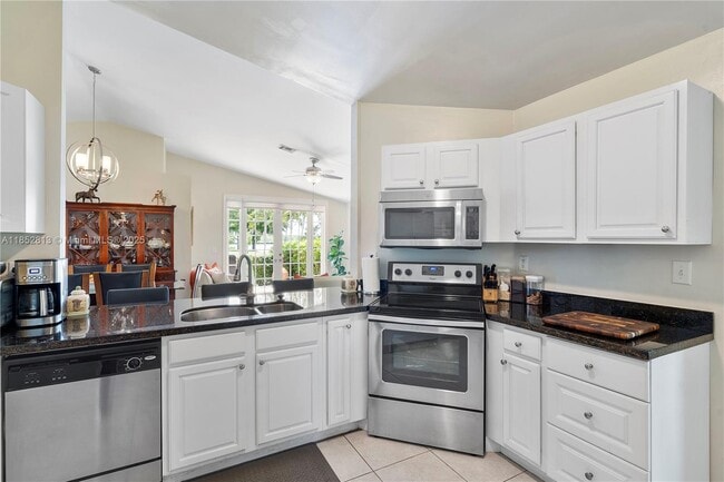 Building Photo - 12077 SW 7th St Rental