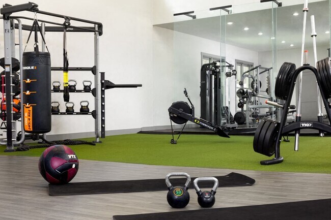 Multi-functional training studio