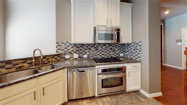 Photo - 608 Gray Stone Ln