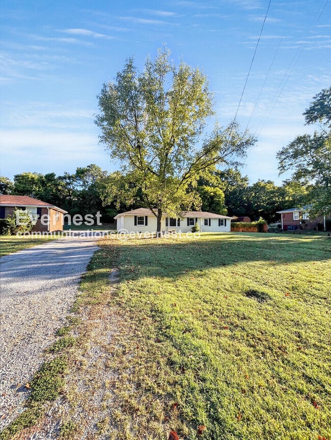 Photo - 818 W Old Hickory Blvd