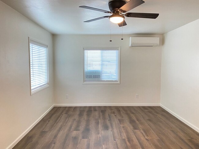 Building Photo - 3025-3145 Vancouver Ave Unit 3027