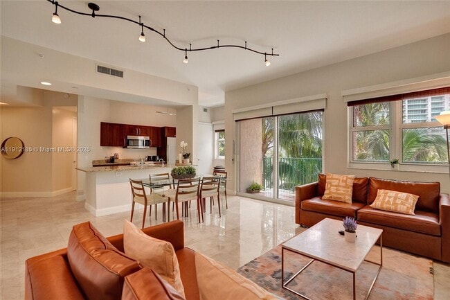 Building Photo - 20000 E Country Club Dr Unit 401