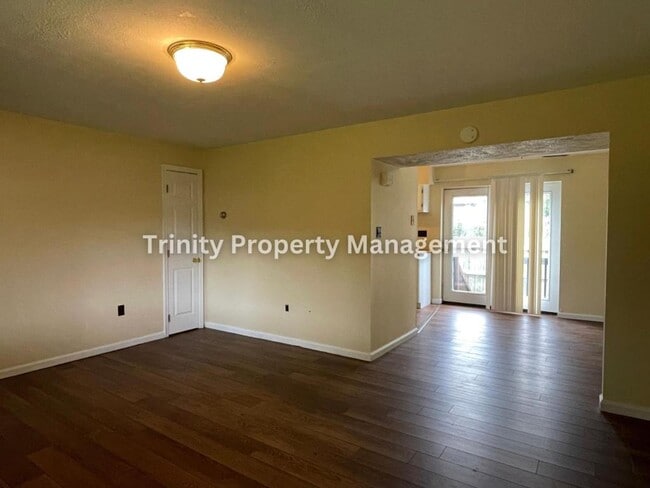 Photo - 69 Linden Ave