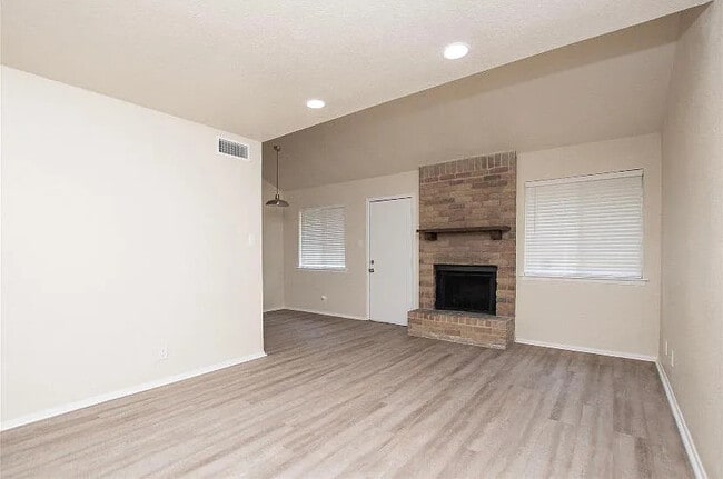 Building Photo - 2410 Patrick Henry St Unit A Rental