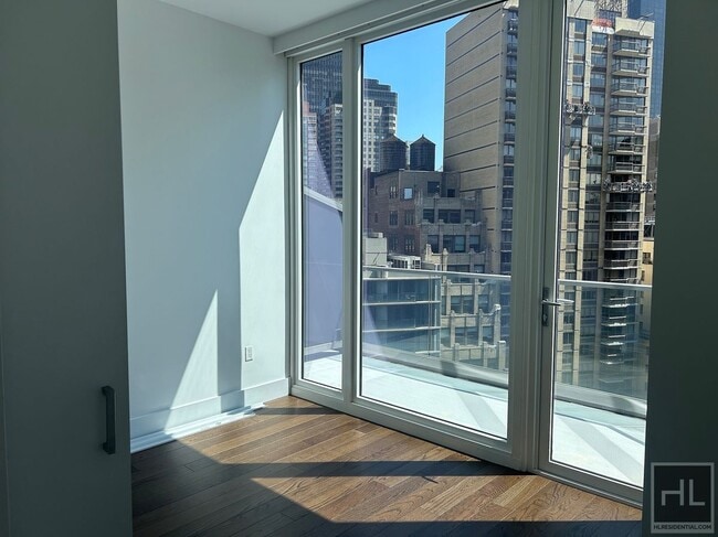 Photo - East 44th Street Unit 20G