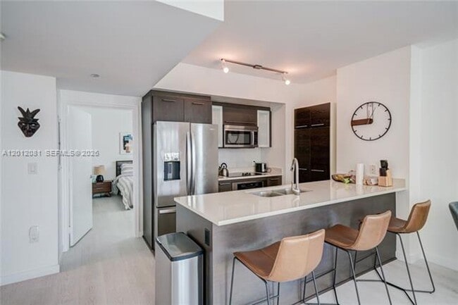 Photo - 500 Brickell Ave Unidad 500 Brickell Ave # 3807