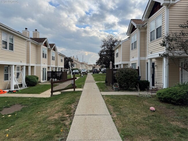 Photo - 2910 Whispering Hills Dr