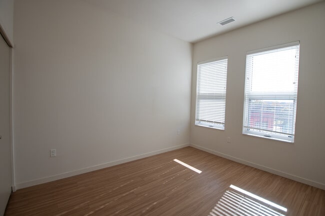 Photo - 720 W Washington Ave Unit 301