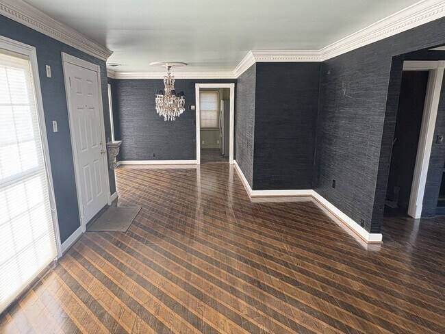 Photo - Cozy Mid Century Home