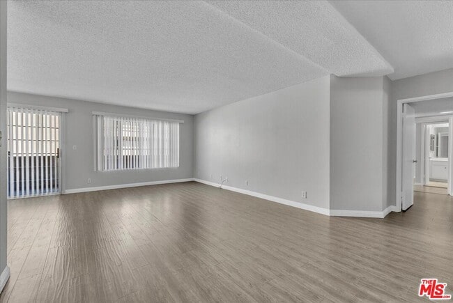 Photo - 4647 Willis Ave Unidad 212