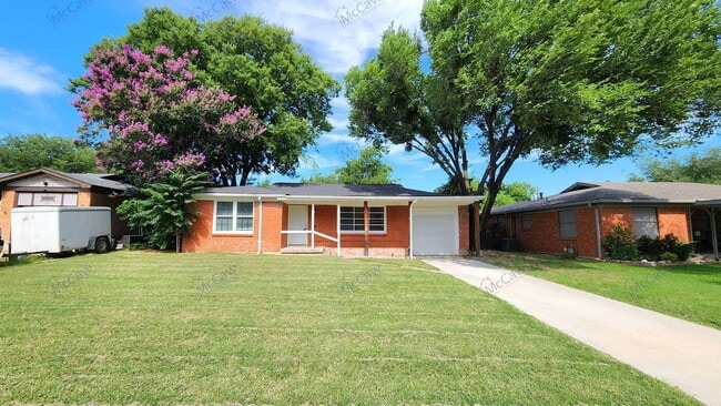 Building Photo - 816 Sandell Dr Rental
