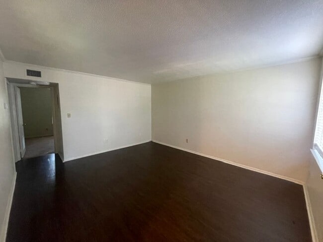 Photo - Perfect One Bedroom by Silas Creek