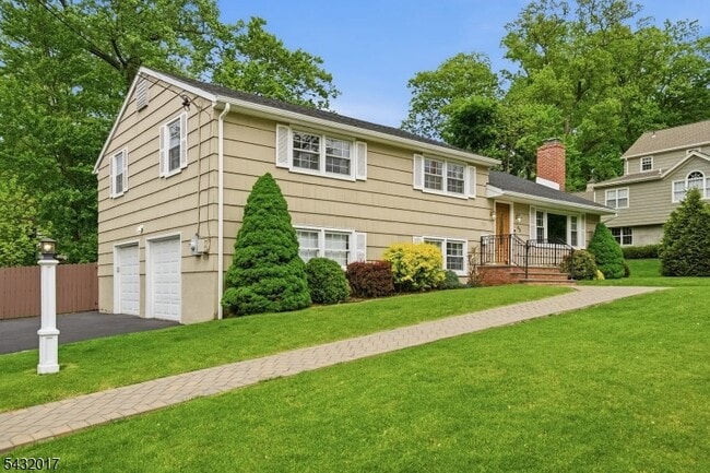 43 Oakland Ave