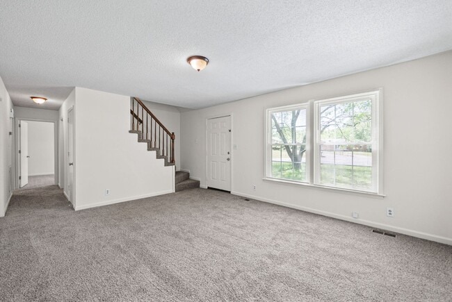 Photo - 4 Bedroom Pet Friendly Home For Rent Near Post!