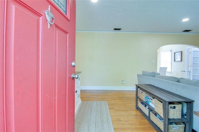 Photo - 407 NE 8th St