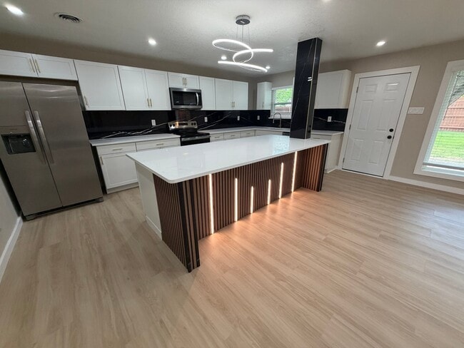 Photo - 302 N Cottonwood Dr