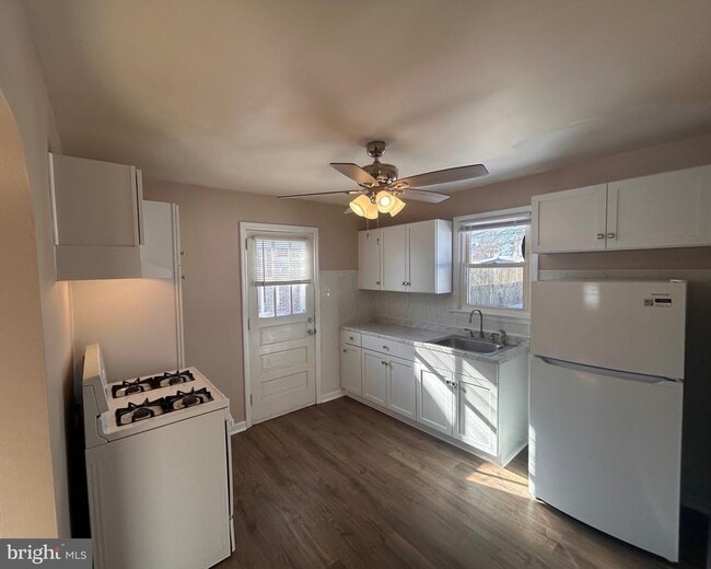 Photo - 340 Edgewood Rd