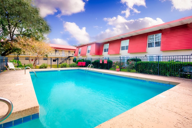 Photo - Chateau Tourraine Apartments