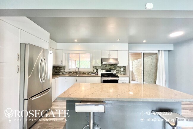 Photo - Spacious 5-Bedroom, 2-Bathroom Home in Kit...