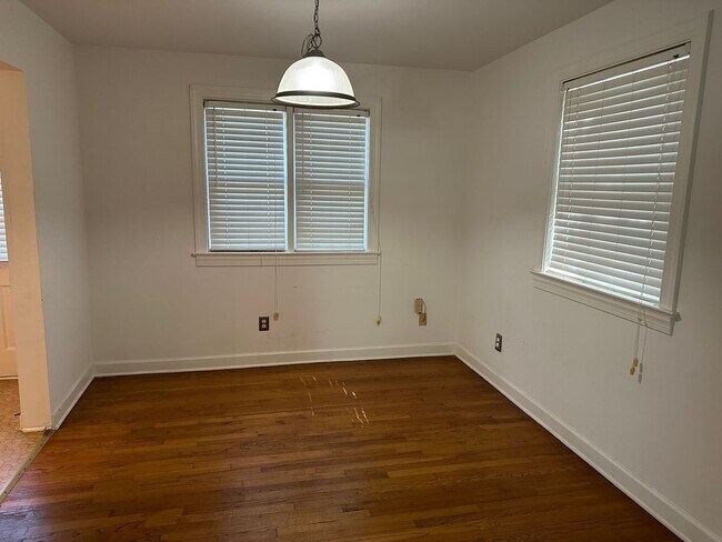 Photo - 1900 Smallwood Dr