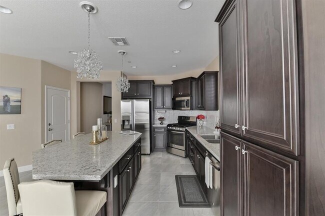 Photo - 1392 Violet Way