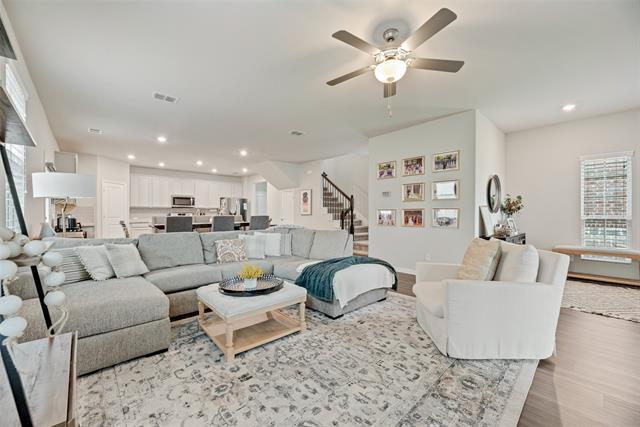 Photo - 3830 Norway Mews