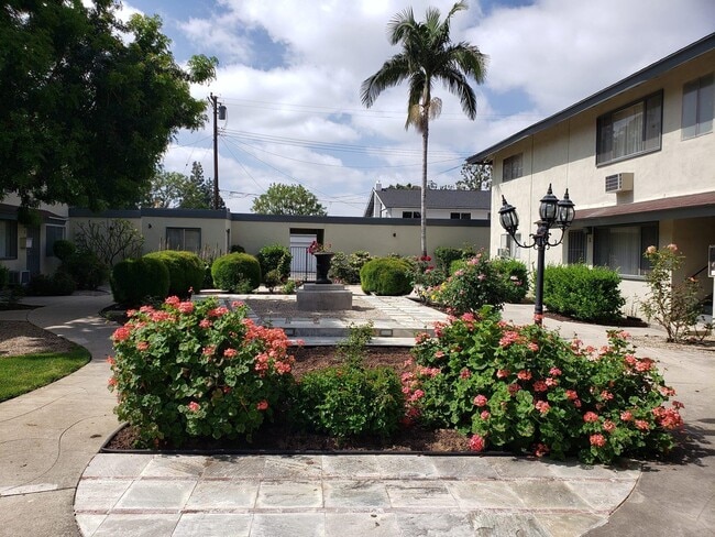 Photo - 3028-36 Quartz Lane