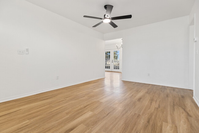 Photo - 753 NW 1st St