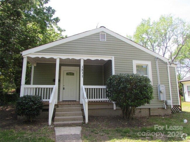 Building Photo - 1311 Parkview Cir Rental
