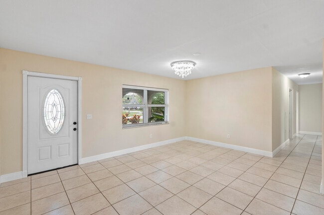 Photo - 4784 Alfresco St