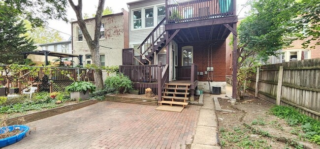 Building Photo - Parkside Living Across from Tower Grove Park with Sun Porch & Private Yard