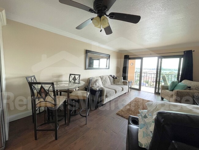 Photo - 51 Island Way Unit 906