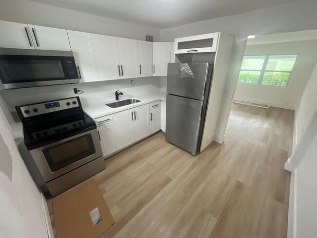 Photo - 1457 W 31st St Unit 1