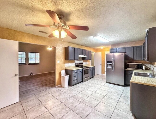 Photo - 501 Ridge Dr