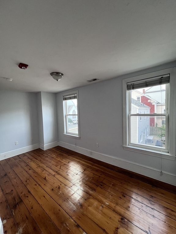 Building Photo - 325 Dorchester St Unit 2 Rental