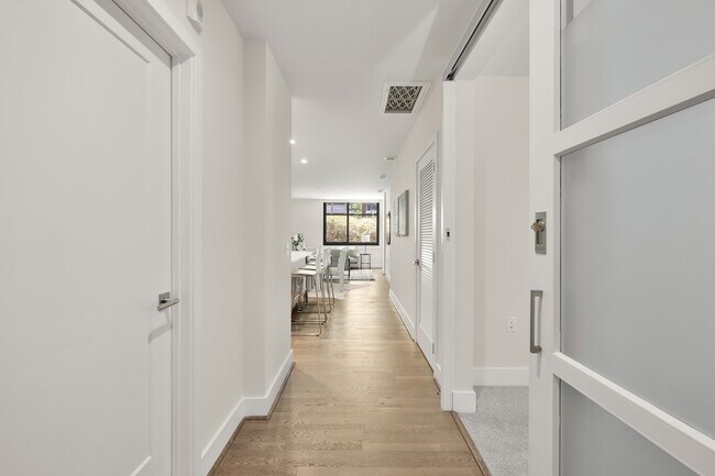 Photo - 525 Water St SW