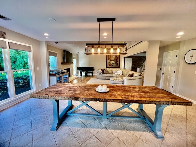 Photo - 205 Kinderhill Ct