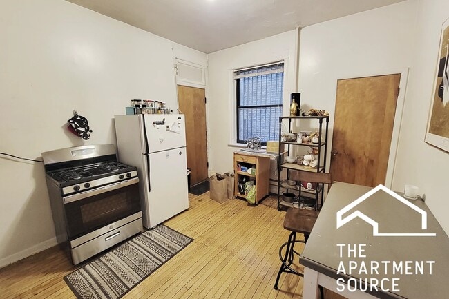 Photo - 923 W Waveland Ave Unit 2D