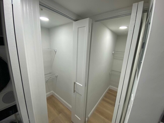 Photo - 529 Beacon St Unidad 4